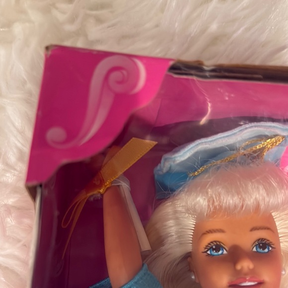 Barbie Graduation Doll - Blue Gown - Picture 6 of 8